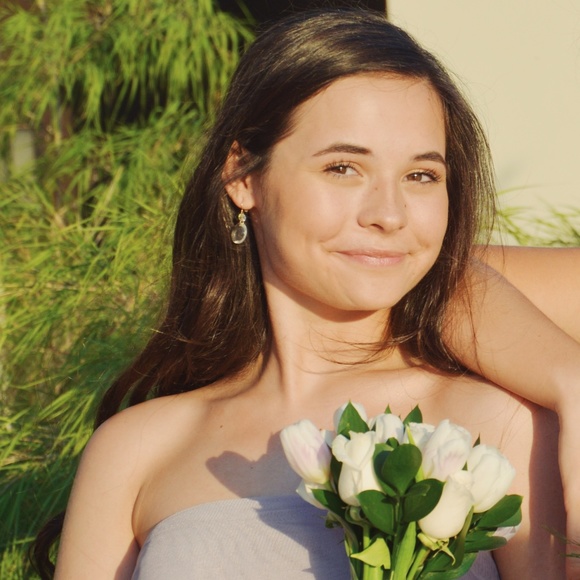 Meet your Posher, Anna - Picture 1 of 2